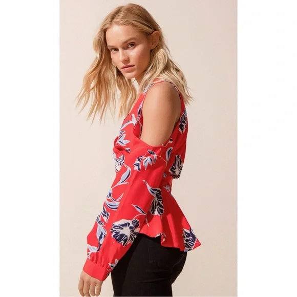 Yumi Kim love struck top small - Picture 4 of 7